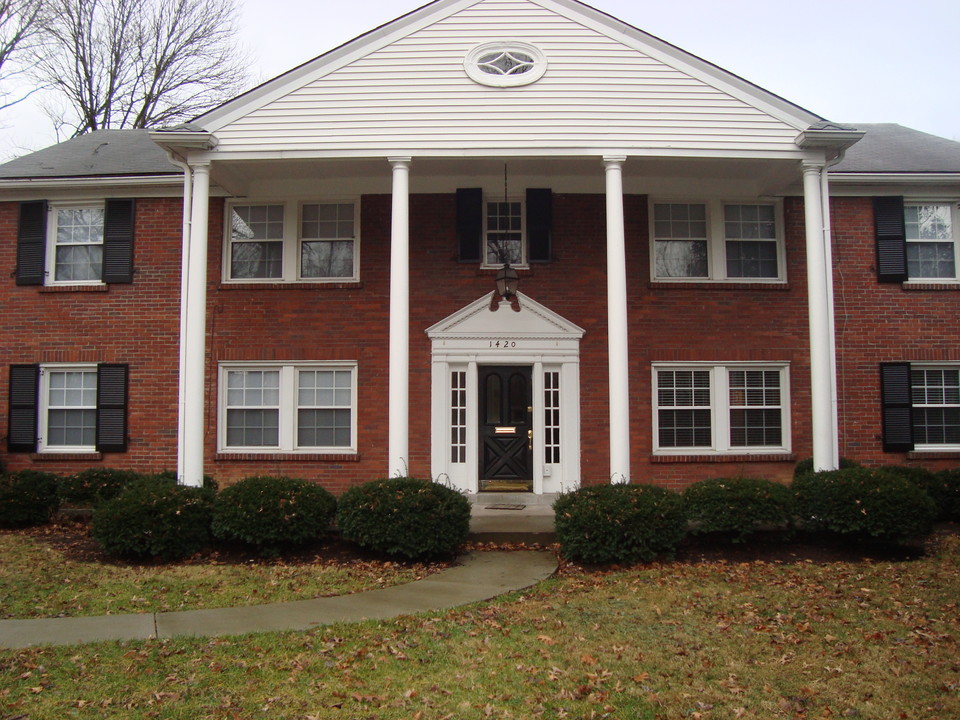 1420 Eastern Pkwy, Unit 4 in Louisville, KY - Foto de edificio