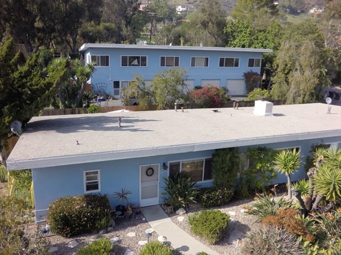 Malibu Surf Club Residence in Malibu, CA - Building Photo