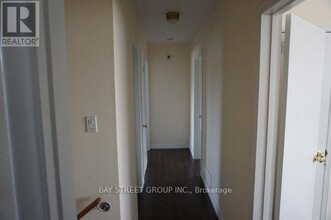 12 Knollview Crescent in Toronto, ON - Building Photo - Building Photo