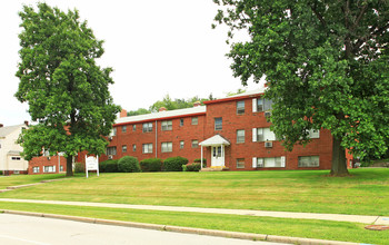 Rainbow's End I Apartments in Euclid, OH - Building Photo - Building Photo