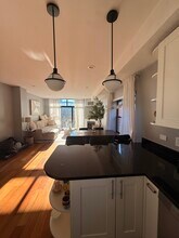 651 N Milwaukee Ave, Unit 301 in Chicago, IL - Building Photo - Building Photo