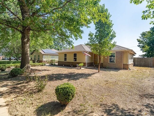 1326 Tradition Ave in Fayetteville, AR - Building Photo - Building Photo