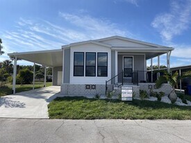409 Bimini in Venice, FL - Building Photo