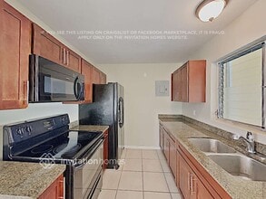 1521 20th Ave N in Lake Worth Beach, FL - Foto de edificio - Building Photo