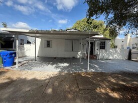 913 NW 46th St in Miami, FL - Building Photo