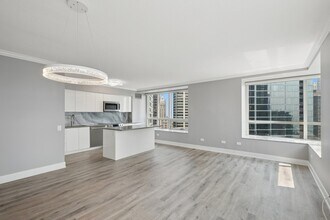 512 N McClurg Ct in Chicago, IL - Building Photo - Building Photo