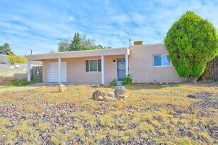 436 General Patch St NE in Albuquerque, NM - Building Photo