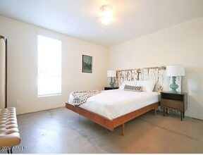 8021 E Osborn Rd in Scottsdale, AZ - Foto de edificio - Building Photo