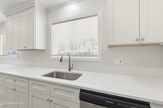 317 Kim Dr in Lafayette, LA - Building Photo - Building Photo