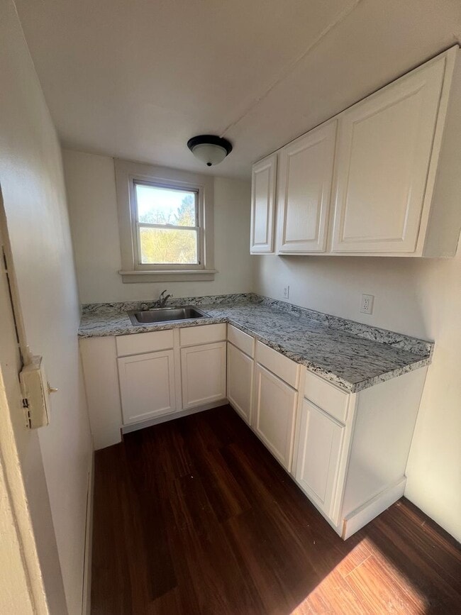 property at 2417 W Jolly Rd