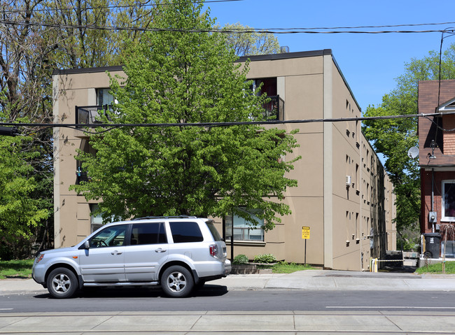 North Beach Apartments in Toronto, ON - Building Photo - Building Photo