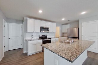 8677 SW 44th Ct in Ocala, FL - Building Photo - Building Photo