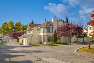 Kensington Gate in Surrey, BC - Building Photo