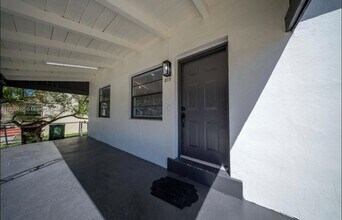 217 E 48th St in Hialeah, FL - Building Photo - Building Photo