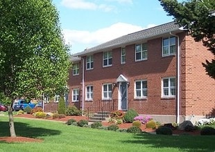 Mount Vernon Apartments in Vernon Rockville, CT - Foto de edificio - Building Photo