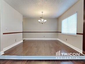 2421 Arborwood Dr in Valrico, FL - Building Photo - Building Photo