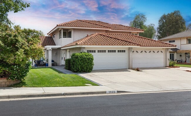 property at 3922 Ravenswood Dr