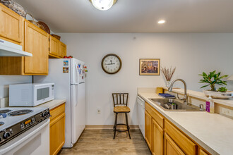 Berkshire Grafton Senior Apartments - 62+ in Grafton, WI - Building Photo - Interior Photo