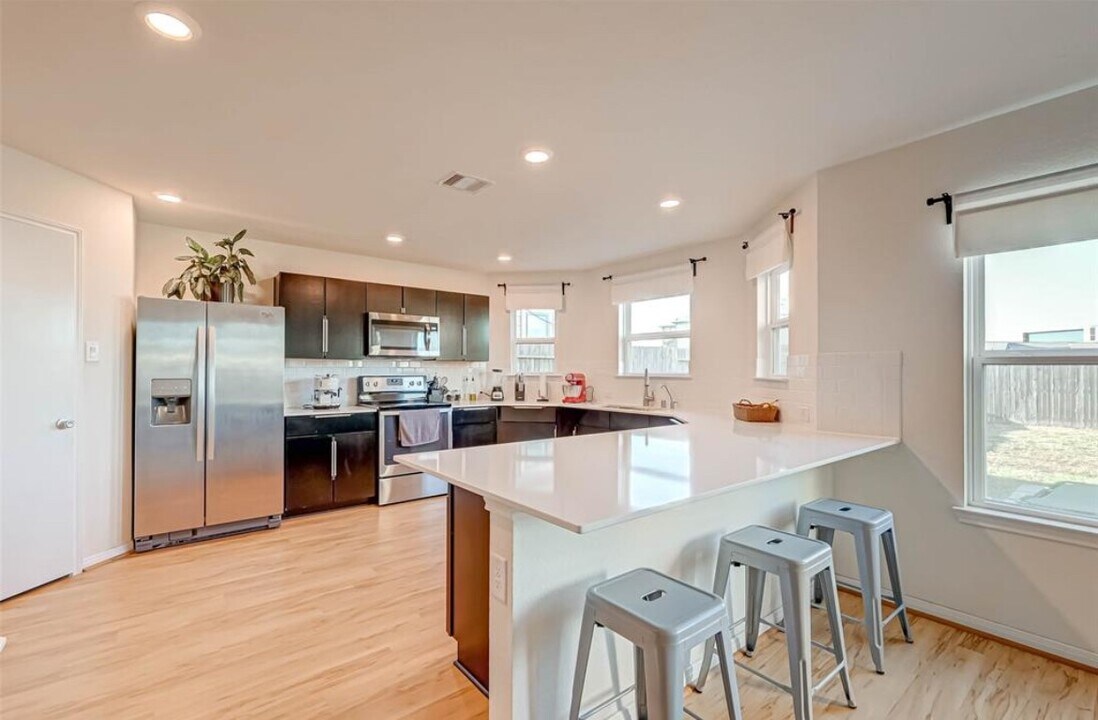 16330 Oakside Hollow Ln in Houston, TX - Building Photo