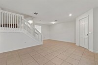 10861 W 32nd Ln in Hialeah, FL - Foto de edificio - Building Photo