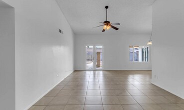 2935 S Mollera in Mesa, AZ - Foto de edificio - Building Photo