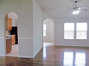 110 Fossil Trail in Leander, TX - Building Photo - Building Photo