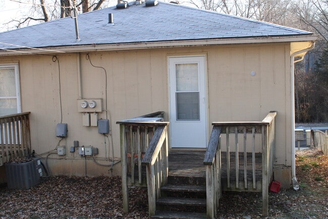 1218 10th Ave in Leavenworth, KS - Building Photo - Building Photo