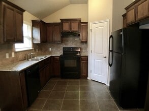 19905 Rondo Dr in Edmond, OK - Building Photo - Building Photo