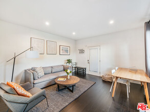 1/2 Sunset Blvd in Los Angeles, CA - Building Photo - Building Photo