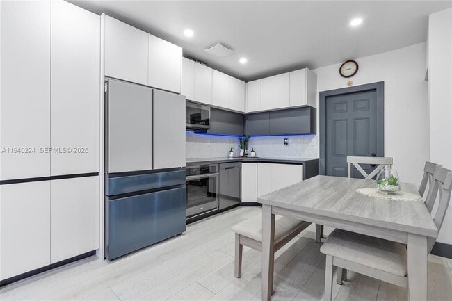 100 NE 71st St in Miami, FL - Building Photo - Building Photo