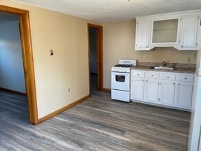 103 Cable Ave in Salisbury, MA - Building Photo - Building Photo