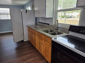 5206 7th St in Zephyrhills, FL - Building Photo - Building Photo