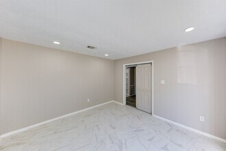 361 Dawn Hill Dr in Friendswood, TX - Building Photo - Building Photo