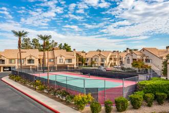 Palm Villas at Whitney Ranch in Henderson, NV - Foto de edificio - Building Photo