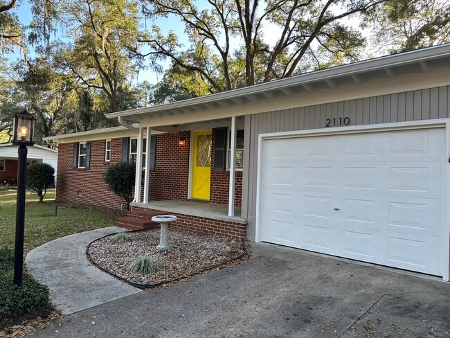 2110 Croydon Dr in Tallahassee, FL - Building Photo - Building Photo