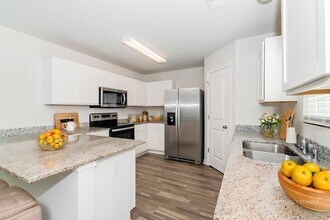 112 Saddle Brooke Trce in Brunswick, GA - Foto de edificio - Building Photo