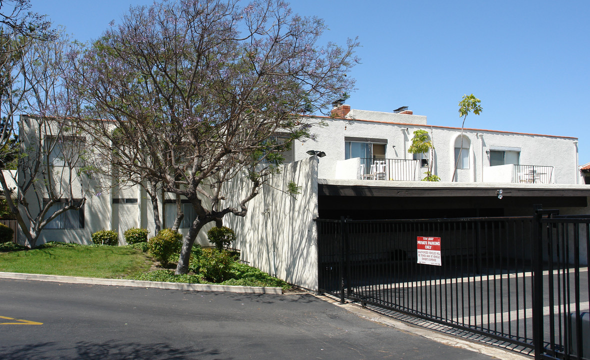 Marbella Villas in Huntington Beach, CA - Foto de edificio