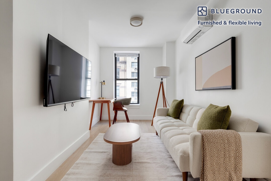 940 1st Ave in New York, NY - Building Photo
