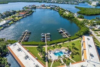 226 3rd St W, Unit 111 in Bonita Springs, FL - Building Photo - Building Photo