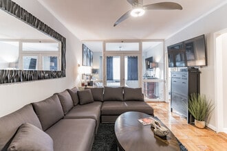 1 Scott Cir NW, Unit 305 in Washington, DC - Building Photo - Building Photo