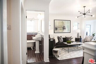 7865 Willoughby Ave in West Hollywood, CA - Building Photo - Building Photo