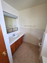 903 Lois St, Unit 8 in Kerrville, TX - Foto de edificio - Building Photo