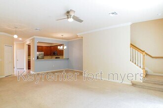 14688 Summer Rose Way in Ft. Myers, FL - Foto de edificio - Building Photo