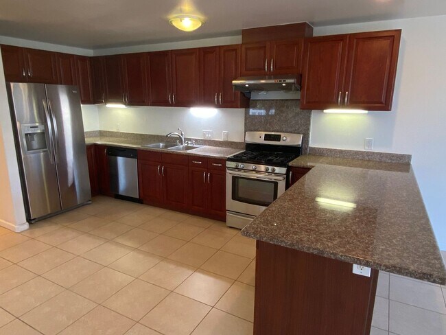 398 Kanaloa Ave in Kahului, HI - Building Photo - Building Photo