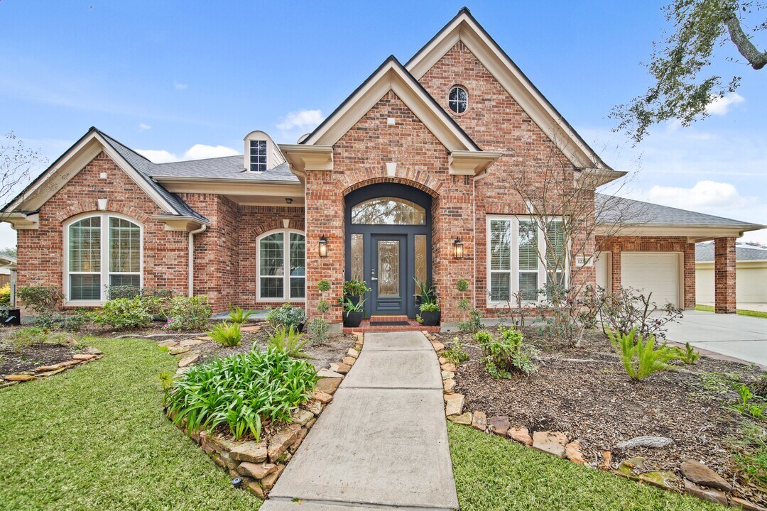 12210 Pebble Meadows in Houston, TX - Building Photo