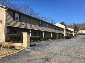 8120 W Markham St in Little Rock, AR - Building Photo