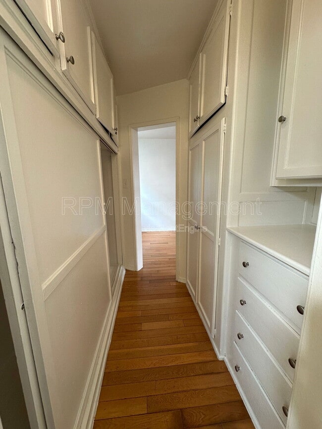 1737 N Sycamore Ave in Los Angeles, CA - Building Photo - Building Photo