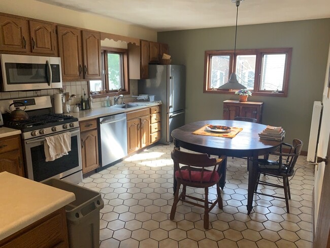 8 Franklin St, Unit 2 in Somerville, MA - Building Photo - Building Photo
