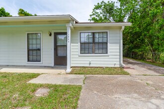 1308 Keturah St, Unit 1306 in Niceville, FL - Building Photo - Building Photo