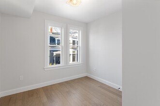 19 George St, Unit George St in Somerville, MA - Foto de edificio - Building Photo